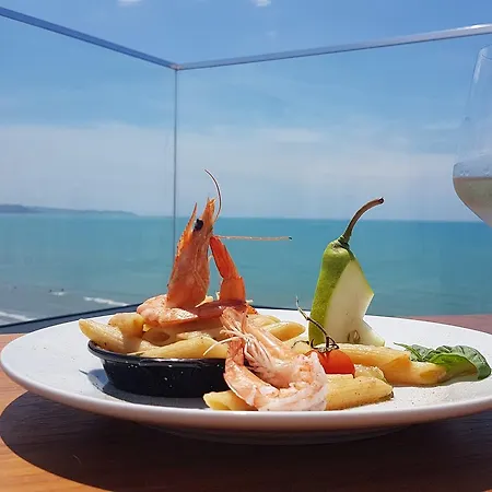 Blue Marine Otel 4*